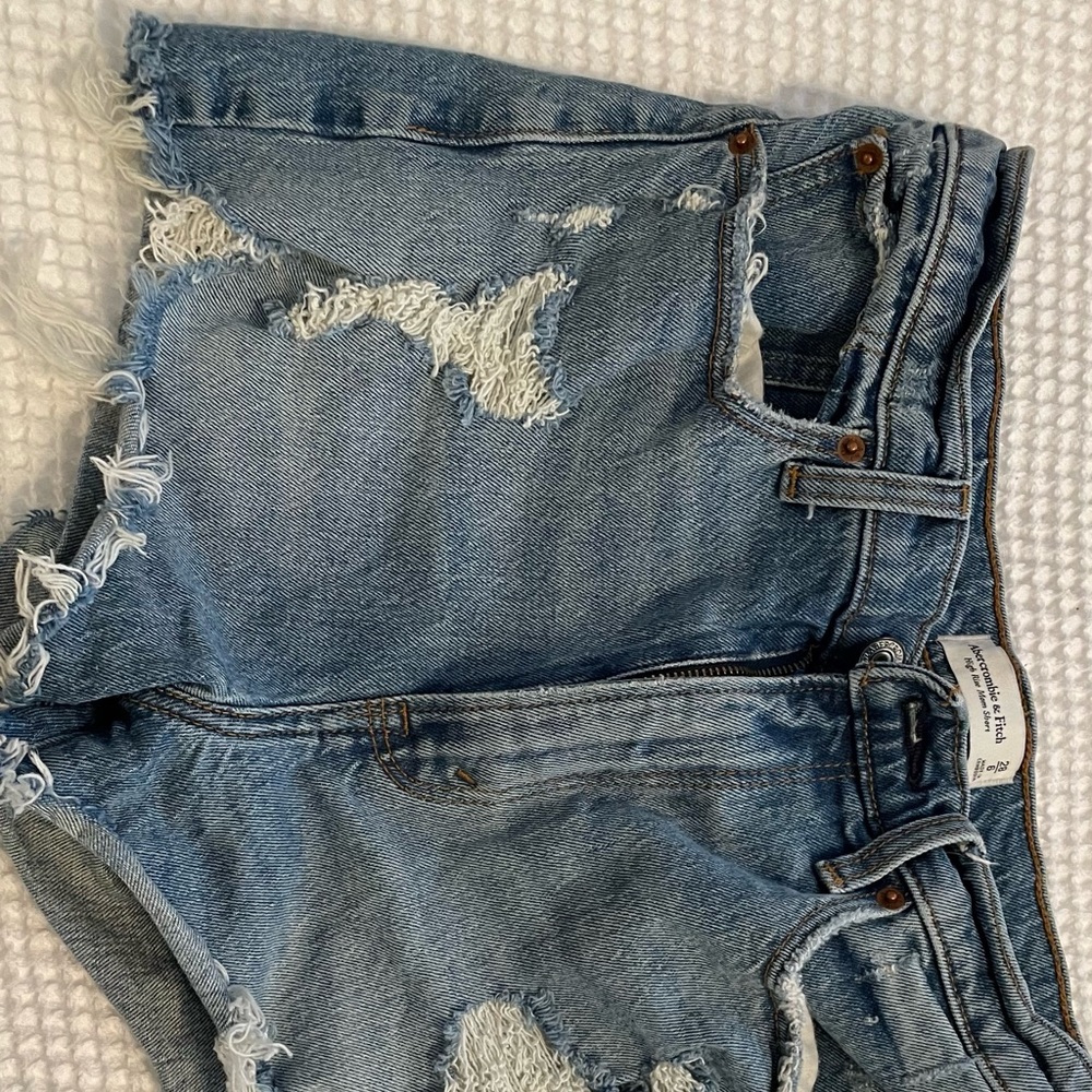 Abercrombie and Fitch high rise mom shorts 28